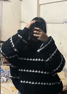 Kinnited Black Sweater