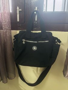 BLACK HAND/ SHOULDER/ CROSSBODY BAG