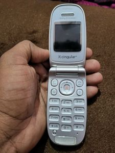 Vintage Sony Ericsson Z300a Flip Phone