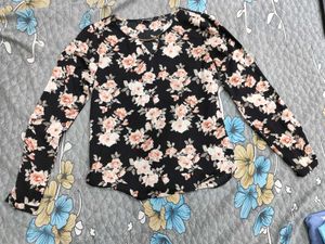Harpa Floral Print Long Sleeve Top