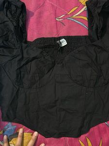 H&amp;M Black Puff Sleeve Crop Top