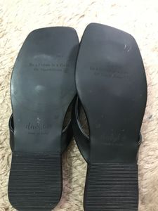 Black Slippie Flats