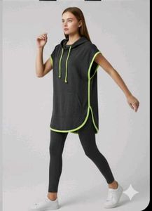 Free DeliverySleeveless Hoodie Tunic Top