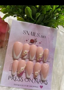 12 PRESS ON NAILS 💅
