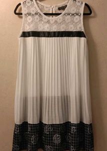 Elegant White Pleated Dress
