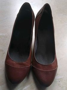 Brown Leather Round Toe Heels Sale 399₹