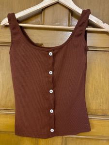 Trendy Ribbed Sleeveless Fitted Top