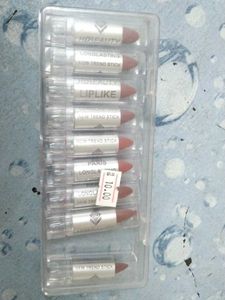 Deferent Type Lipstick And Lipbalm