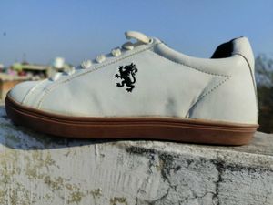 Red Tape White Casual Shoes