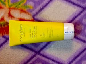 Dot &amp; Key Face Wash