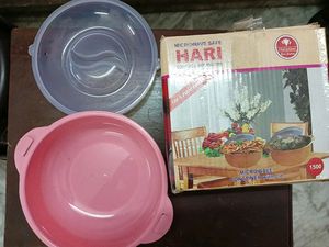 CASSEROLE SET AND 2 JARS CONTAINERS