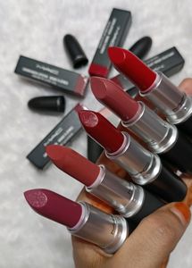 MAC LIPSTICK