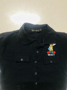 Black stylish crop top