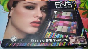 54shades Of Eyeshadow With Compact Powder, Brush
