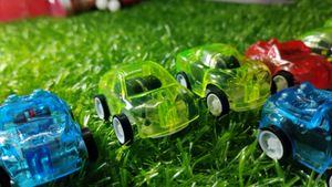 Mini Gear Car (Pack Of -12)