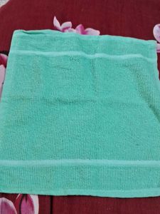 Combo Of Couple  And Kids  Rakhis N 2 Pc Hanky