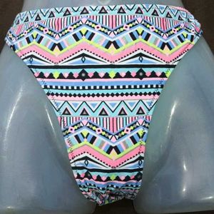 Patterned Bikini Bottom 💚