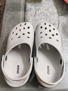 Max White Clogs