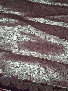 Green &amp; Maroon Zari Checks Saree