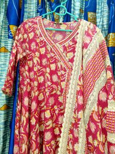 Elegant Pink Floral Kurta Set