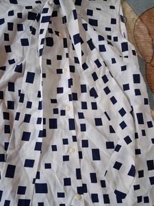 Square Pattern White Top