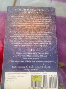 Astrology Book ( Sun Signs Linda Goodman)