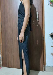 Sleek Black Bodycon Midi Dress