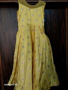 1 pics  gown yellow color 💛 😍 with dupatta