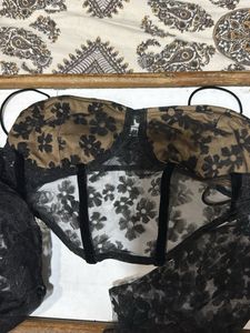 Black Urbanic Top