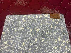 Floral Print Cropped Pants