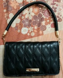 Chic Black Handbag