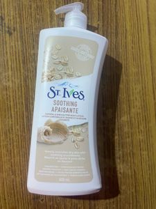 St Ives Soothing Body Lotion 600 mL