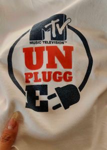 MTV White Printed Crop Top – Size S (32″ Bust)