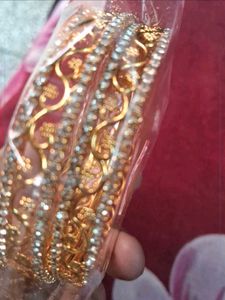 Elegant Sona Chandi Saree and Bangles Combo