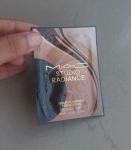 Original Mac Studio Radiance Serum Foundation