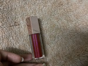 Fenty Beauty Gloss Bomb Shade Riri