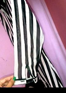 🔥Girls Black &amp; White Stylish Shirt🔥