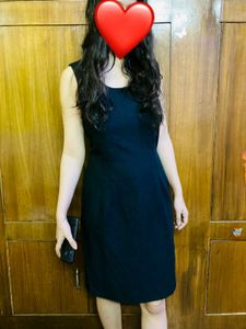 black dress   with slit