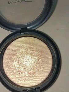 MAC highlighter (beaming blush)