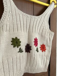 WOOLEN FLORAL TOP FOR WOMEN