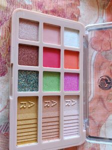 Sculpt &amp; Glow Eyeshadow Palette