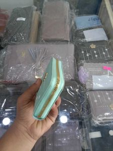 A Pretty Wallet ( Clach) For Girls