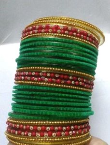 Bangle Set With Bindis
