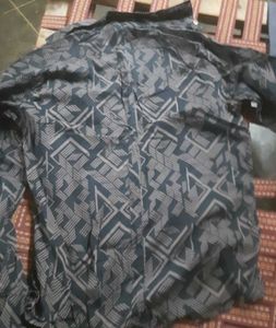 Patterned Men&#39;s Shirt