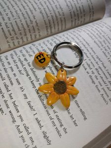 Cute Sunflower Keychain 🌻
