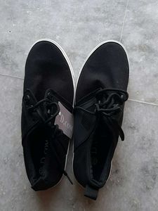 Black Casual Sneakers