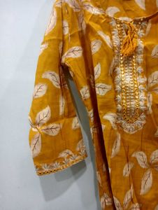 Mustard Yellow Suit (42 Size)