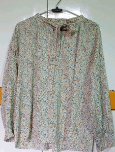 Tie knot  colourful top