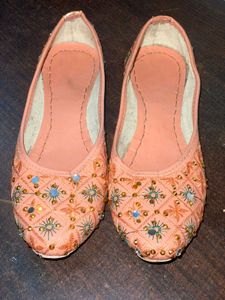 Peach Embroidered Juttis
