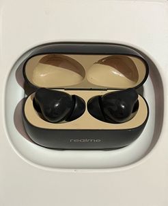 Realme Buds T300 wireless tws earbuds.